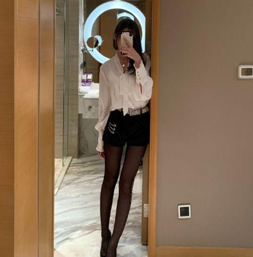 各种丝袜秀番号